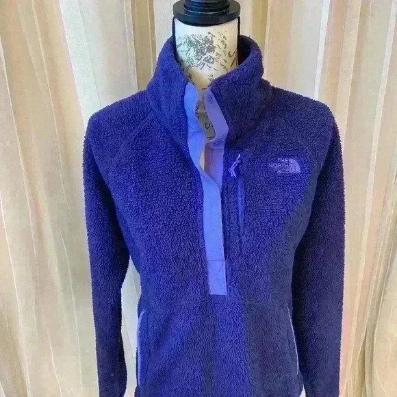 Cozy THE NORTH FACE Jacket - Gorgeous vibrant Purple Color - Picture 2 of 12